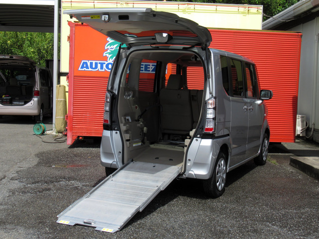 N-BOX+ G 車いす仕様車 リアシート無しタイプ 4WD 福祉車両 車イス電動ウィンチ 手すり