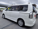 【全国納車OK】 現車をご覧になれないお客様でも、安心してお車をご購入いただける環境を整えております。 色々な角度から撮影したたくさんの画像など豊富な資料送りいたしております。