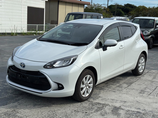 アクア 1.5 G E-Four 4WD 1年間走行距離無制限保証付き