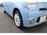 アイドリングストップ装備で燃費の良いお車です。