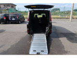 エスクァイア 2.0 Xi ウェルキャブ スロープタイプ タイプI 車いす1脚仕様 電動ウイ...