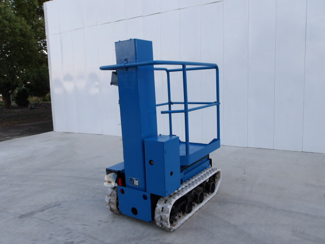 アイチ 高所作業車 クローラ式 バッテリー新品 3.8M