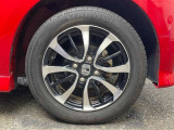 【サイドバイザー】は、ついている車とそうでない車がございます。必要であれば、装着可能です。【フロアマット】は、中古車の為ほつれ等がございます。新品をご希望であれば付け替え可能です。