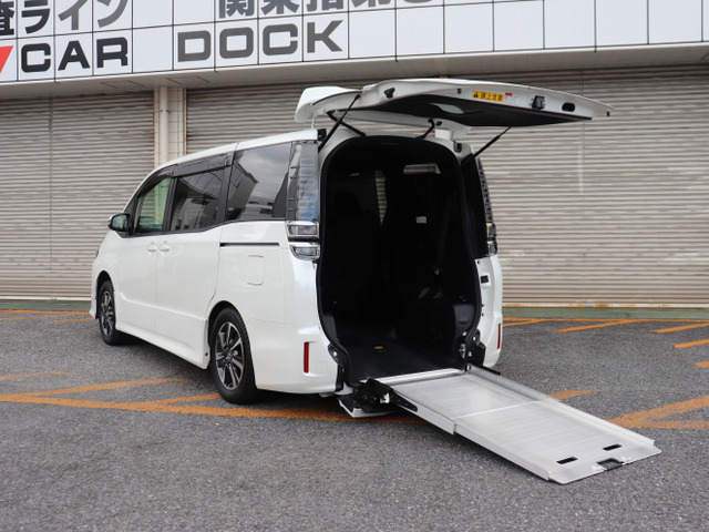 ヴォクシー  スロープタイプ 車いす1脚仕様