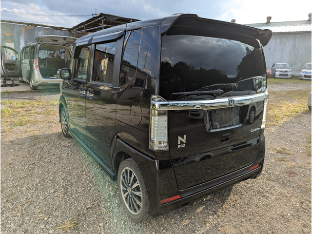 後期‼️ターボ‼️修復歴無し‼️ ホンダN-BOXターボバックカメラ 軽自動車 N－BOXカスタム（ホンダ）の歴代モデル・グレード別カタログ情報