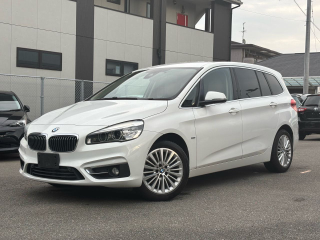 2シリーズグランツアラー220i ラグジュアリー☆純正ナビ☆ドラレコ☆BC☆7人乗り☆