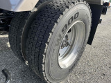 タイヤ山3分程度残有り!車検問題なく通ります。