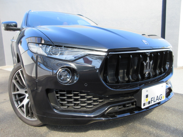 レヴァンテグランスポーツ ディーゼル 4WDサンルーフ レッドナチュラルレザー