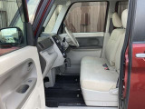 【サイドバイザー】は、ついている車とそうでない車がございます。必要であれば、装着可能です。【フロアマット】は、中古車の為ほつれ等がございます。新品をご希望であれば付け替え可能です。