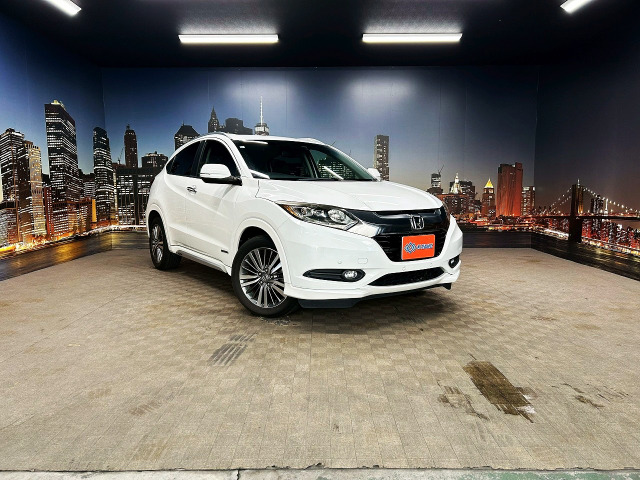 ヴェゼル 1.5 e:HEV Z 純正SDナビ 半黒革シート ETC