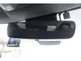 バックカメラ、フロントカメラ装備で駐車も楽々です。