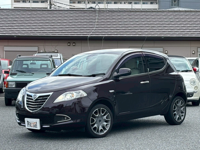 イプシロンパープルランチアルック。DISPオーディオ付。