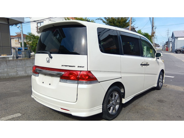 ホンダ ステップワゴン 2.4 24Z 両側パワースライドドア バック