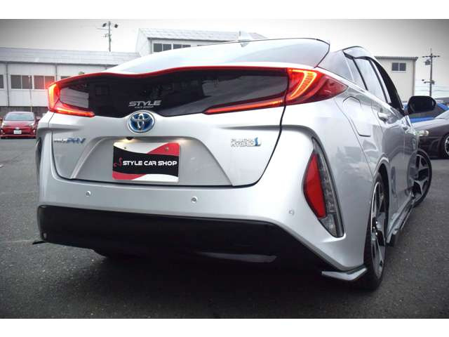 トヨタ プリウスPHV 1.8 A 社外スポイラー 社外18インチ の中古車詳細