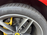 卓越したグリップと安定性でスポーツカー・高性能車の走りを最大化。ドライもウェットも安心、静かで快適な走行を実現します!