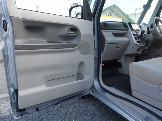 ダイハツ タント 福祉車両スローパーLリヤシート仕様 の中古車詳細