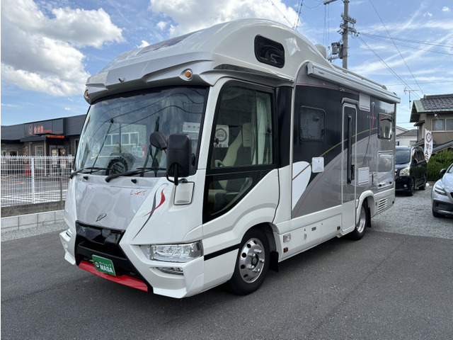 コースタービッグバンLXナッツキャンピングカー ボーダーバンクス