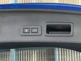 バックゲートは電動となっており、操作も簡単に行えます!大荷物の搭載の際にうれしい装備です!