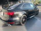 【車内清掃(シートクリーナー)】一脚5,500円(税込)四脚16,500円(税込)※革シート別途相談【車内窓拭き・掃除機】3,300円(税込)【光触媒抗菌】16,500円(税込)