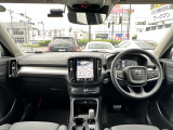 【内装 前列】目立つキズや汚れも無く、とてもキレイです!!(クリーニング&除菌済み)※別途オゾン消臭もお取り扱いしておりますので是非ご相談下さい。