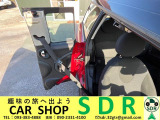 右側観音開きドアで乗り降りしやすいです。