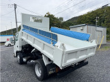 車両左側後面:安心安全のコボレーン付きです👍積載3t💪✨荷台は目立つ凹凸なく、塗装されておりますので綺麗な状態です。走行距離少な目のため、外装内装ともに比較的状態の良いものとなります😊🌿