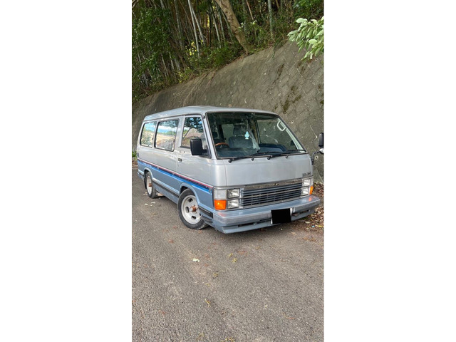 ハイエース2.0 スーパーカスタム セミミドルルーフサイド管で生かしたサウンド!!