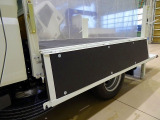 荷台内寸:209&times;161&times;38 三方開 垂直パワーゲート 600kg 極東開発/V601C-4MKT2 長:87cm/有効長:74cm 幅:157cm 左右リア支柱PGスイッチ