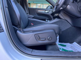 【運転席パワーシート】シート位置の設定も楽々♪ぜひ一度実車をご覧ください!事前に来店予約していただきますとスムーズにご案内させていただけます!ご連絡お待ちしております♪
