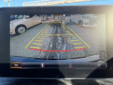 バックカメラもありますので駐車時も安心です