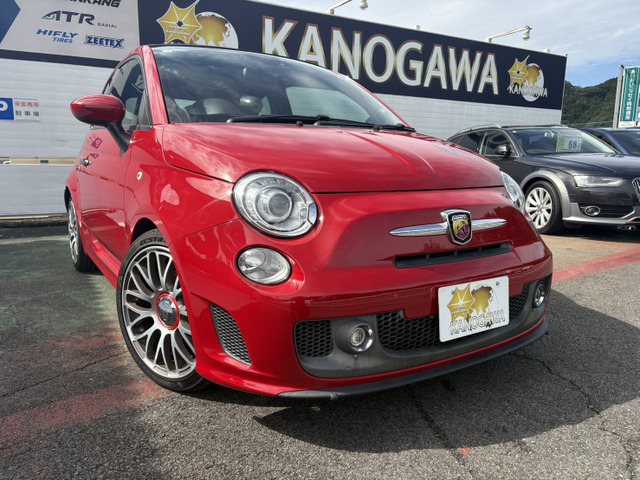 アバルト595Cツーリズモ