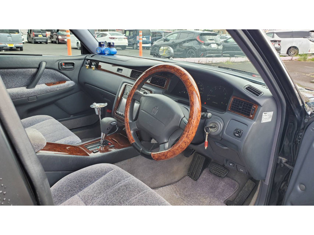 トヨタ クラウンセダン 3.0 ロイヤルサルーン フェンダーミラー 車高調 トヨタ クラウンセダン 3.0 ロイヤルサルーン フェンダーミラー 車高調