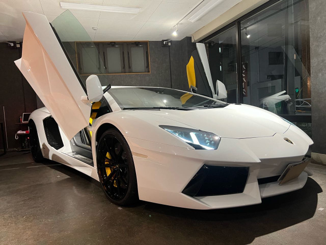 アヴェンタドールディーラー車 ブランディングパッケージ