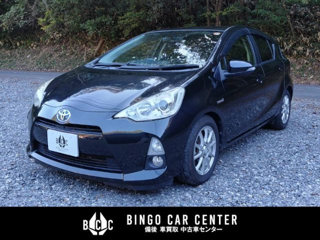 アクア 1.5 G ナビ・TV ETC レザー調シートカバー