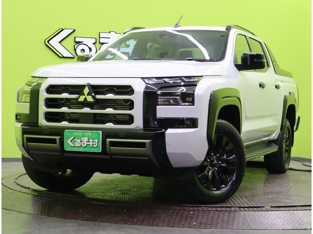 トライトン2.4 GSR ディーゼル 4WD【登録済未使用車/OPカラー】