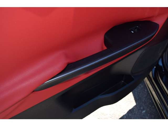 アルファロメオ ジュリエッタ スポルティーバ 赤革シート/フルセグナビ