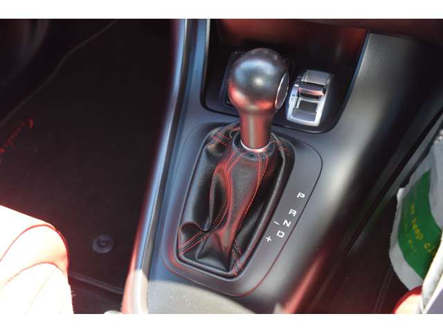 アルファロメオ ジュリエッタ スポルティーバ 赤革シート/フルセグナビ