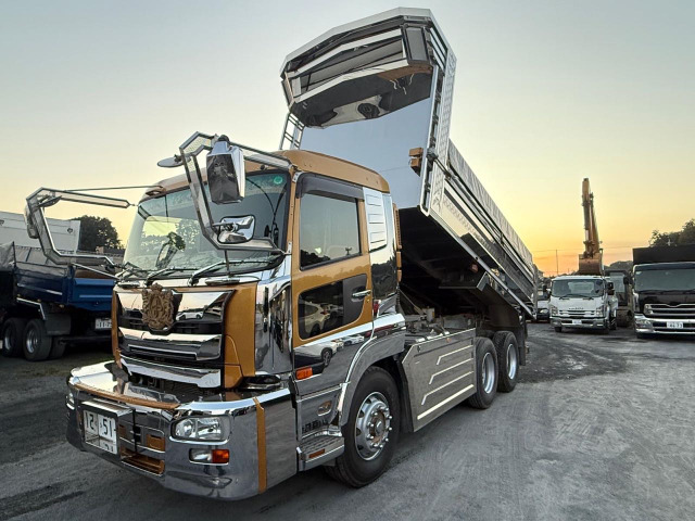 UDトラックス クオン ダンプ デコトラ、410馬力、2.35×5.4 の中古車