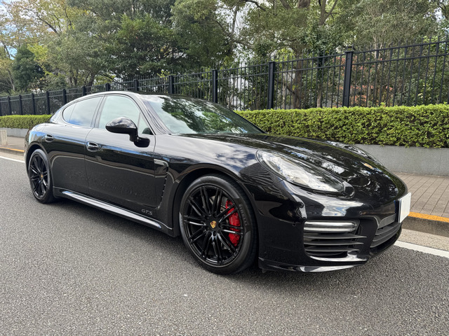 パナメーラGTS PDK 4WDスポーツクロノ