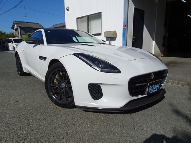 Fタイプクーペ2.0L P300カーボンファイバールーフ 純正ナビ