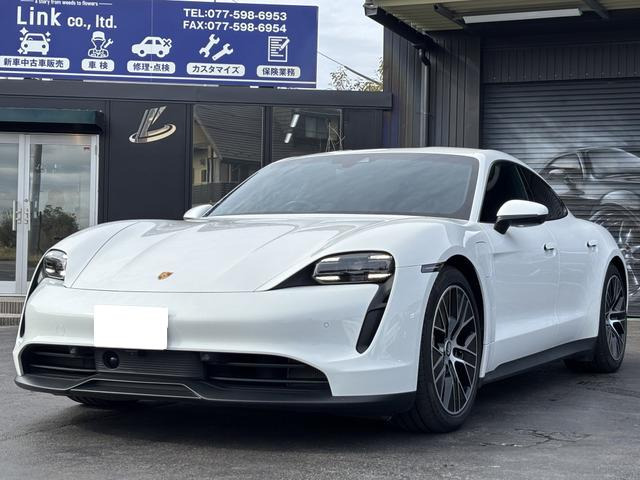 タイカンパフォーマンスバッテリー 4シートナビ 革シート