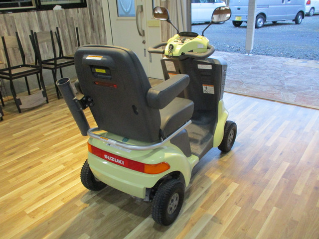 スズキ /その他 スズキ セニアカー 免許証不要・操作は簡単! の中古車