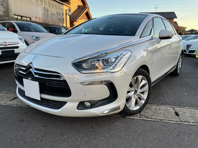 DS5ホワイトメロディ限定車 黒/白コンビ革シート ナビ&TV