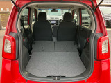 後席を格納すると、これだけの広さが!シーンに合わせたシートアレンジで、大きな荷物も積むことが出来ます♪