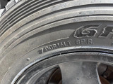 7.00R16というワイドなタイヤを履いています♪