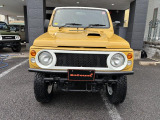 フロントビューです。JA22型のジムニーはちょっといじってあげるとレトロなかわいさとワイルドさがいい味を醸し出しますね