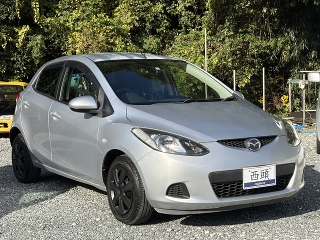 マツダ デミオ 1.3 13C-V の中古車詳細 (70,637km, シルバー, 福岡県