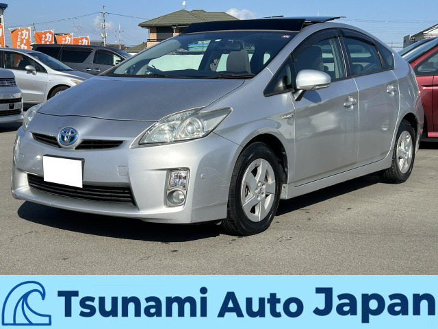 プリウス 1.8 S サンルーフ/メーカーナビ/バックカメラ