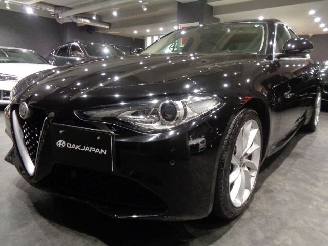 ジュリア2.0 ターボ スーパー2.0ICターボエンジン8速パドルSホワ