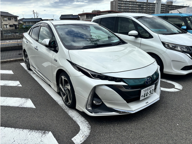 プリウスPHV1.8 A